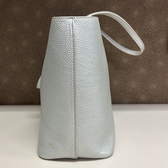 🔥🔥🔥Tory Burch Perry Silver Metallic Leather Tote Shoulder Bag - Picture 7 of 14